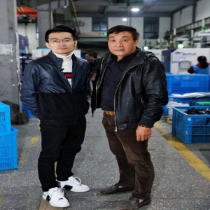把舊產(chǎn)品當(dāng)廢品賣掉，浙江“廠二代”做出智能垃圾桶：不要利潤(rùn)要品牌